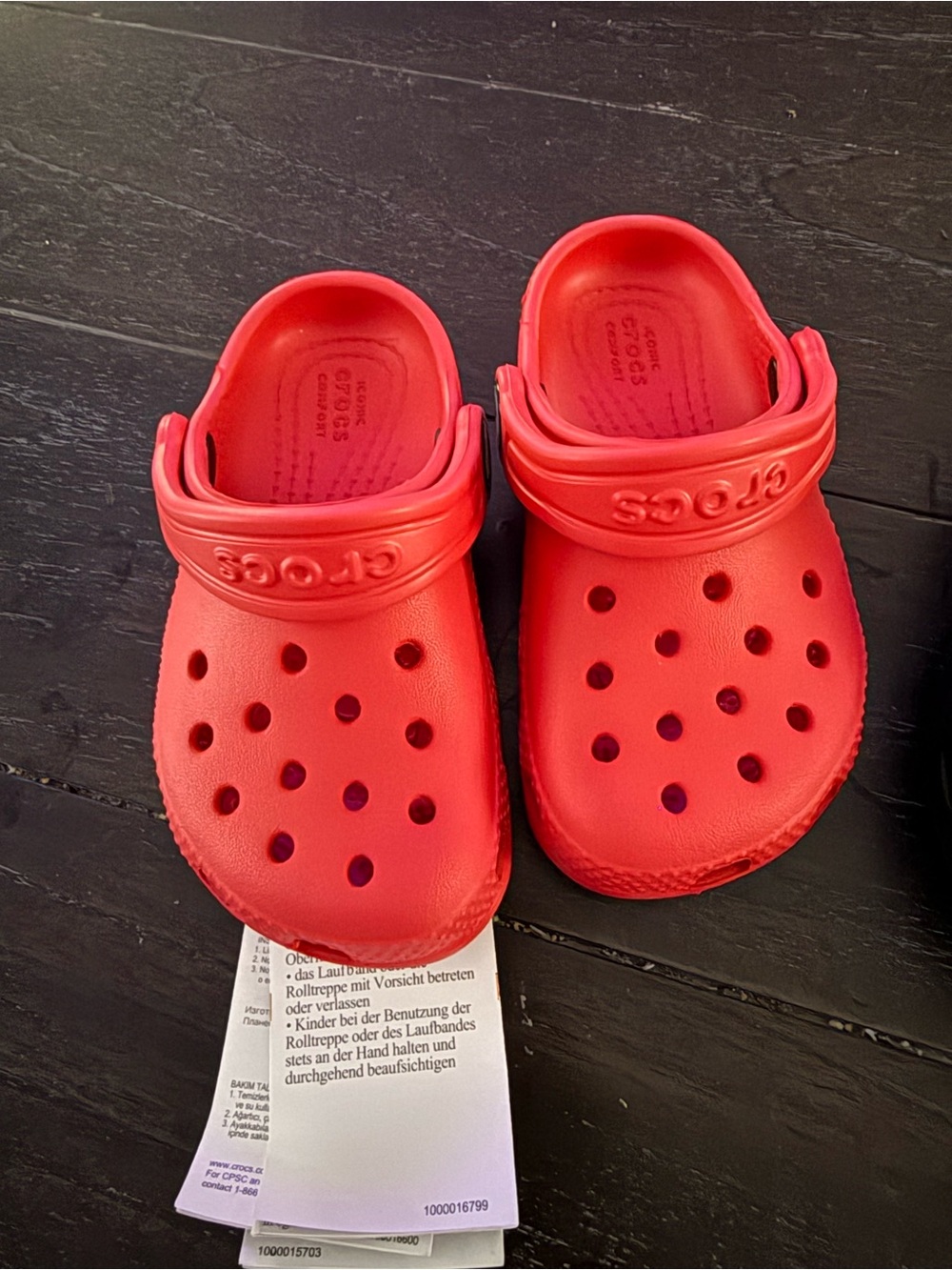 CROCS Kids Classic Clog in Bright Red